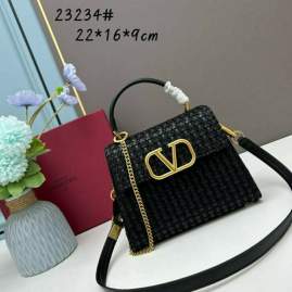 Picture of Valentino Handbags _SKUfw135549865fw